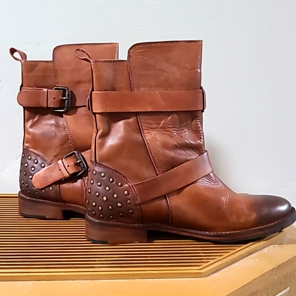 Vintage Foundary Boots
